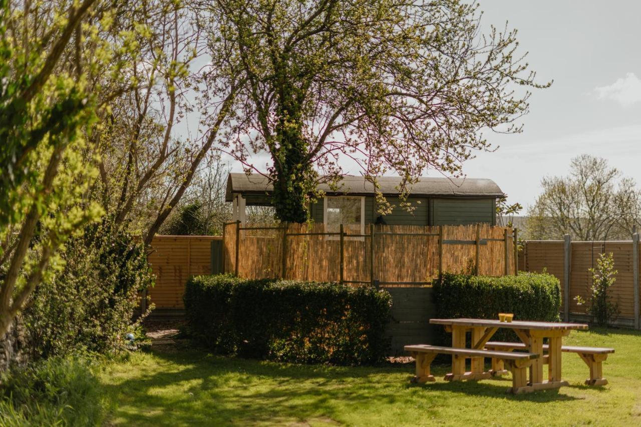 Little England Retreats - Cottage, Yurt And Shepherd Huts Othery Exterior foto