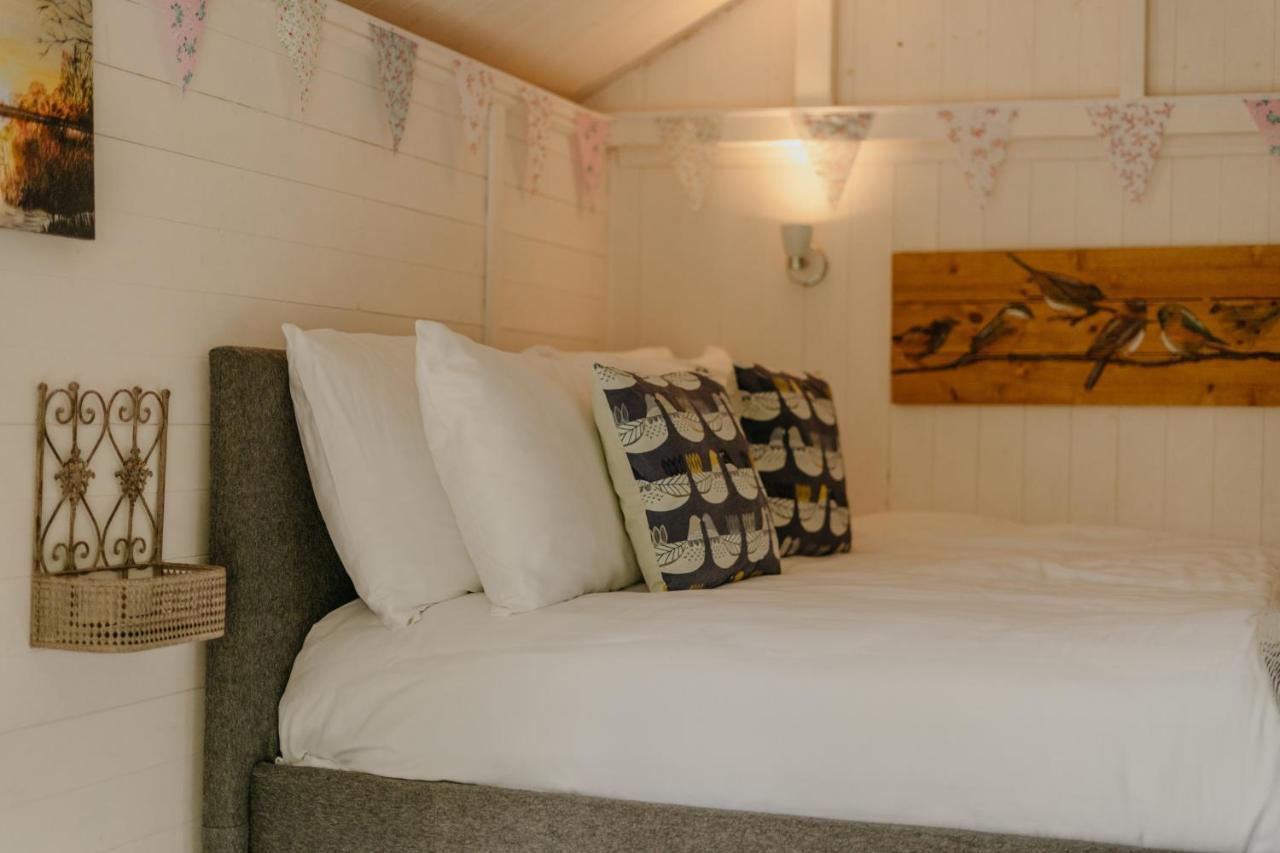 Little England Retreats - Cottage, Yurt And Shepherd Huts Othery Exterior foto