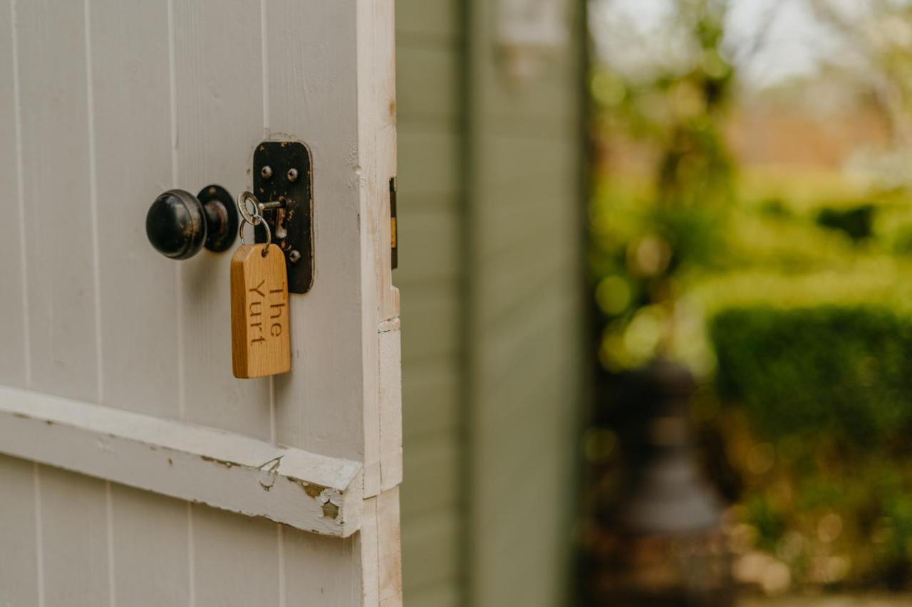 Little England Retreats - Cottage, Yurt And Shepherd Huts Othery Exterior foto